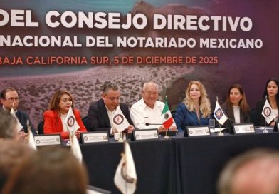 Gobernador inaugura en La Paz la sesión del Consejo Directivo del Colegio Nacional del Notariado Mexicano.
